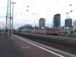 Zunchst verlsst IC 2557 von Dortmund nach Kln den Hauptbahnhof, dann fhrt eine Doppeltraktion ICE 2 als letzter ICE des Tages nach Berlin Ostbahnhof ein. 