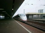 Ausfahrt des ICE 504/104 nach Kln Hbf/Amsterdam Centraal aus Basel Bad Bf, gebildet aus vorne Br 403 der DB und hinten Br 406 der NS.