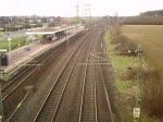 Ein ICE3 (Br 406) der NS fhrt mit 200km/h durch Leverkusen-Rheindorf, seinem Ziel Amsterdam CS entegegen.
