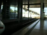 2 ICE 3 bei der Aufahrt von Frankfurt Flughafen Fernbahnhof im Sept. 05.