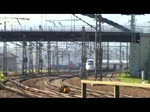 ICE 1512 von Mnchen Hbf nach Berlin Gesundbrunnen kommt bei der Ausfahrt aus dem Bahnhof Saalfeld (Saale) um die Kurve zur Saalbahn gebogen.