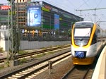 Am 08.07.2010 um 15:19 Uhr zog eine Lok der Baureihe 140 einen leeren Autozug durch den Bielefelder Hauptbahnhof.