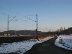 Der ICE 109 nach Innsbruck ist am 22.01.11 bei Halach Richtung Kronach unterwegs.