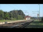 Zugtreff am 27.August 2011 in Gundelsdorf zwischen dem ICE nach München und der 185 083 mit gemischten Güterzug Richtung Saalfeld(S).