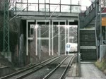 ICE 1651 mit Makro kommend von Wiesbaden Hbf durchfhrt hier den Bahnsteig Leipzig/Mckern wo er in ca. 5min in Leipzig Hbf halt macht und spter weiter fhrt nach Dresden Hbf wo er auch dort endet.Aufgenommen am 03.03.2012 in Leipzig 