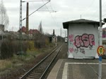 ICE 1556 kommend von Dresden Hbf durchfhrt hier den Bahnsteig Leipzig-Gohlis und fhrt nach Wiesbaden Hbf und endet dort.Aufgenommen am 09.04.2012 in Leipzig