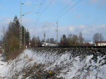 Scheinbar ohne Neigetechnik fhrt ein ICE-T bei Redwitz (Rodach) am 14.02.2009 nach Mnchen.
