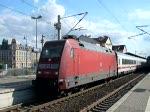 IC 2257 wartet noch auf die Abfahrt - er ist ohnehin ein paar Minuten zu frh hier in Bitterfeld angekommen. Aber es passiert nochwas! Seht selbst! ;-) (12.09.2009)