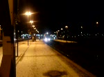 Pünktlich um 19:46 verlässt ICE 1515 den Bahnhof Saalfeld (Saale) nach München Hbf am 31.01.2009.