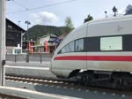 DB (ICE-T) BR 411 567-1 beim verlassen des Bahnhof's Seefeld in Tirol richtung Hamburg Altona als ICE 1294  Wetterstein . Aufgenommen am am 18.05.2019 am Bahnhof Seefeld in Tirol.