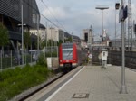 423 101-1 und ein weiterer Triebwagen fahren am 23.Mai 2013 in den Haltepunkt München-Hackerbrücke ein.