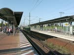 IC 2039 von Oldenburg(Oldb) nach Leipzig Hbf durchfhrt hier den Bahnsteig Leipzig/Messe.Aufgenommen am 01.10.2011 in Leipzig