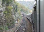 Zugbegegnung im Rheintal kurz vor St.Goar. Der stehende IC 2006 Konstanz - Dortmund Hbf muss aufgrund von Bauarbeiten den IC aus Hamburg-Altona nach Stuttgart passieren lassen.