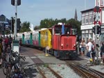 Lok  Aurich  der Borkumer Kleinbahn verlässt den Borkumer Bahnhof Richtung Fähranleger 1.8.2017