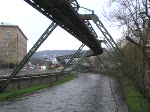 Mit diesem Video vom Kaiserwagen schliee ich meine Serie ber die Wuppertaler Schwebebahn ab. Nahe dem Hauptbahnhof, 22.3.2008