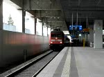 Huch! Eine fhrerlose 101? 
101 119 fhrt mit einem IC nach Ostseebad Binz aus dem Bahnhof Sdkreuz aus (inklusive Ansage fr RE nach Wismar). 01.02.08 P.S.: Der Lokfhrer taucht dann doch noch auf ;-)