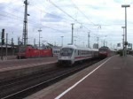 Der IC 2046 von Leipzig nach Köln hat Ausfahrt aus dem Dortmunder Hauptbahnhof.