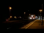 111 211 verlsst am 04.November 2011 mit einer 3-teiligen n-Wagen-Garnitur als RB nach Saalfeld(S) den bahnhof Kronach.