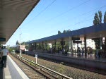 Der Regionalexpress 4 nach Wismar fhrt ein in den Bahnhof Berlin-Jungfernheide.