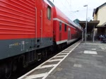 Die 143 661 als RB 27 nach Koblenz HBF bei der Ausfahrt des Königswinter Bahnhof , den 29.05.2015