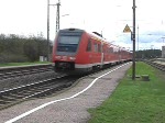 Zwei Triebzge der Baureihe 612 verlassen am 1. Mai 2008 den Bahnhof Steinbach am Wald (Landkreis Kronach) als Regionalexpress Saalfeld - Lichtenfels.