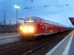 Am Gleis 2 fhrt jetzt los der RE2 nach Cottbus ber Vetschau.