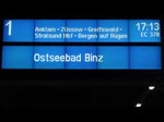EC 378 von Bratislava zum Ostseebad Binz und RE 3 von Stralsund nach Elsterwerda im Bahnhof Pasewalk. – 21.12.2012