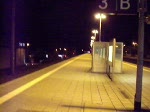 Die BR111 145-9 mit einer Regionalbahn nach Oldenburg in Delmenhorst bei der Ein-und Ausfahrt  
