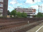 Regionalexpress von Mnster in Westfalen nach Emden verlsst den Hauptbahnhof seines Startortes.