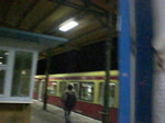 Die S-Bahnlinie 3 nach Ostbahnhof fhrt aus dem Bahnhof Karlshorst.(27.2.2010)
