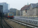 S-Bahn nach Westkreuz verlt Berlin-Zoo.