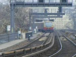 S-Bahn fhrt in Berlin-Zoo ein.