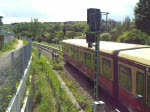 In der Halenseekurve muss der S42 Ring -Einsetzer aus Charlottenburg vor dem Signal 866 warten bevor die Fahrt weiter gehen kann.