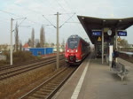 Ein kleiner Hamster 442 116 beim verlassen des S Bahnhofs Dresden - Dobritz nach Pirna.