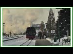 Winterliche Zugkreuzung mit meinem weihnachtlichen Gruss. Bei der Kreuzung auf dem Kleinbahnhof in Binz sind die Lok’s 99 4802 und 99 4632 vor den Zügen im Einsatz. - 01.03.2018 - Frohe Festtage
