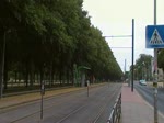 Eine Stadtbahnfhrt in der Haltestelle Universttt ein, am 04.07.2010