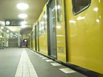 Ausfahrt eines F-Zuges (F90) in Hermannpaltz in Richtung Rudow am 29.09.2010...