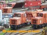 Ein Bauzug, zusammengestellt und gestartet an der Betriebsstätte Grunewald der BVG, durchfährt die Station Sophie-Charlotte-Platz der Linie U2. (Zwei Diesellokomotiven, Niederbordwagen, Schüttgutwagen). Video/Fotos: Im Juli 2017