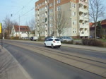 Ein Niederflurgelenktriebwagen NGT D8DD Wagen Nr.
