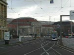 Tw 1125 fhrt am Grdelerring ein.