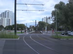 Straenbahnlinie M6 nach Hellersdorf Risaer Strae am S-Bahnhof Marzahn.(28.8.2010)