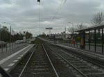 Eine Station mit der Straenbahn M17, Typ GT6N (Niederflur), von der Station Rhinstrae / Grtnerstrae zur Endstation in der Gehrenseestrae. 8.4.2007