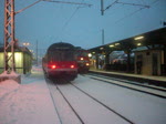 Eine BR 232 durchfhrt mit einem Gterzug am 29. Januar 2010 Kronach.