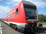 Hier verlässt die RB 16855 mit schiebender 143 043-8 den Bahnhof Gundelsdorf in richtung Lichtenfels.