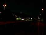 RE 3495 nach Lichtenfels verlsst am 26. Juni 2010 gegen 22:50 Uhr Kronach auf Gleis 3.