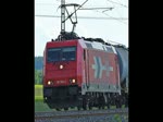 185 584-0 mit Kesselwagenzug in Fahrtrichtung Bebra.