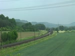185 526 mit einem Kesselzug am 02.06.2012 bei Harrbach.