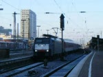189 092 hat den CNL  Eridanus / Apus  von Wien und Mailand nach Dortmund gebracht. Hier verlsst der Zug gerade den Dortmunder Hbf in Richtung Betriebsbahnhof.  29.12.`08