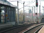 Bahnhof Achern Teil 7: Und damit nicht genug: Von der Achertalbahn kommt jetzt auch noch die V70 mit Gterwaggons heruntergefahren um sie kurz darauf zu den anderen Waggons aus Greffern auf's