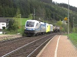 Zwei  Taurus  Lokomotiven ziehen einen  schweren  Kesselwagenzug die Frankenwaldrampe in Richtung Norden hinauf :-). Die Aufnahme entstand am 1. Mai 2008 im Bahnhof Frtschendorf im Landkreis Kronach. 
